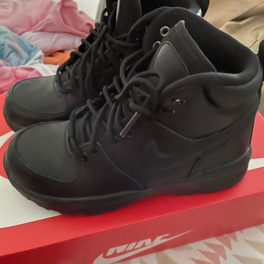 Boy Nike boots